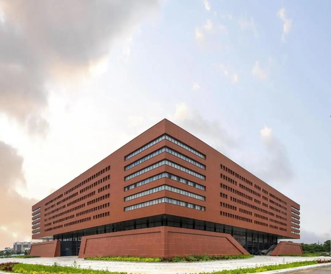 葫芦岛，亲爱的听众朋友们